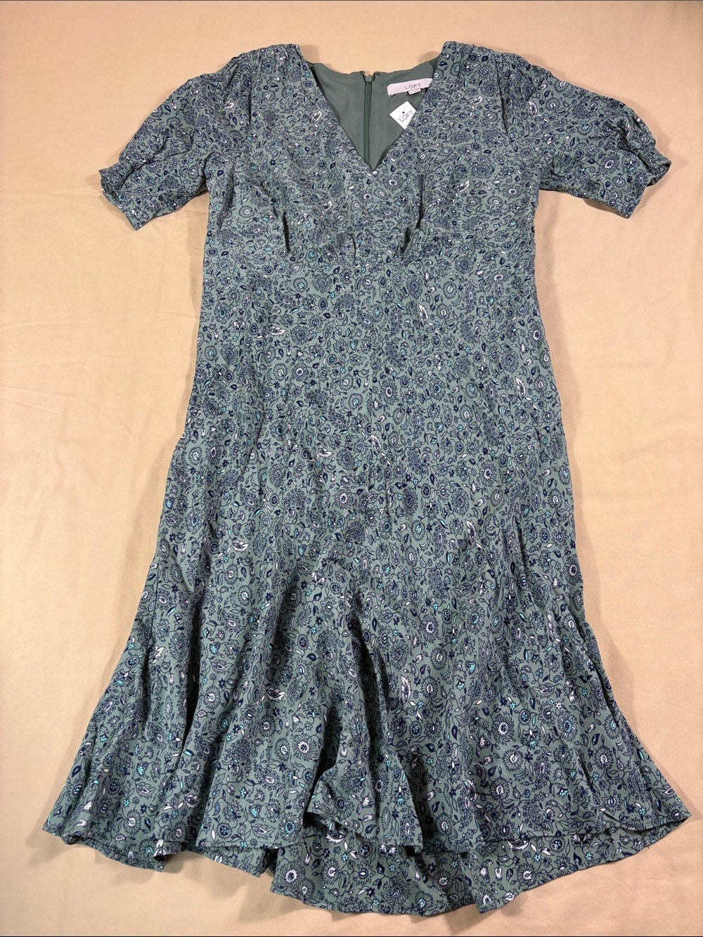LOFT Women's Sage Green Floral V-Neck Puff Sleeve Midi Fit & Flare Dress NWT